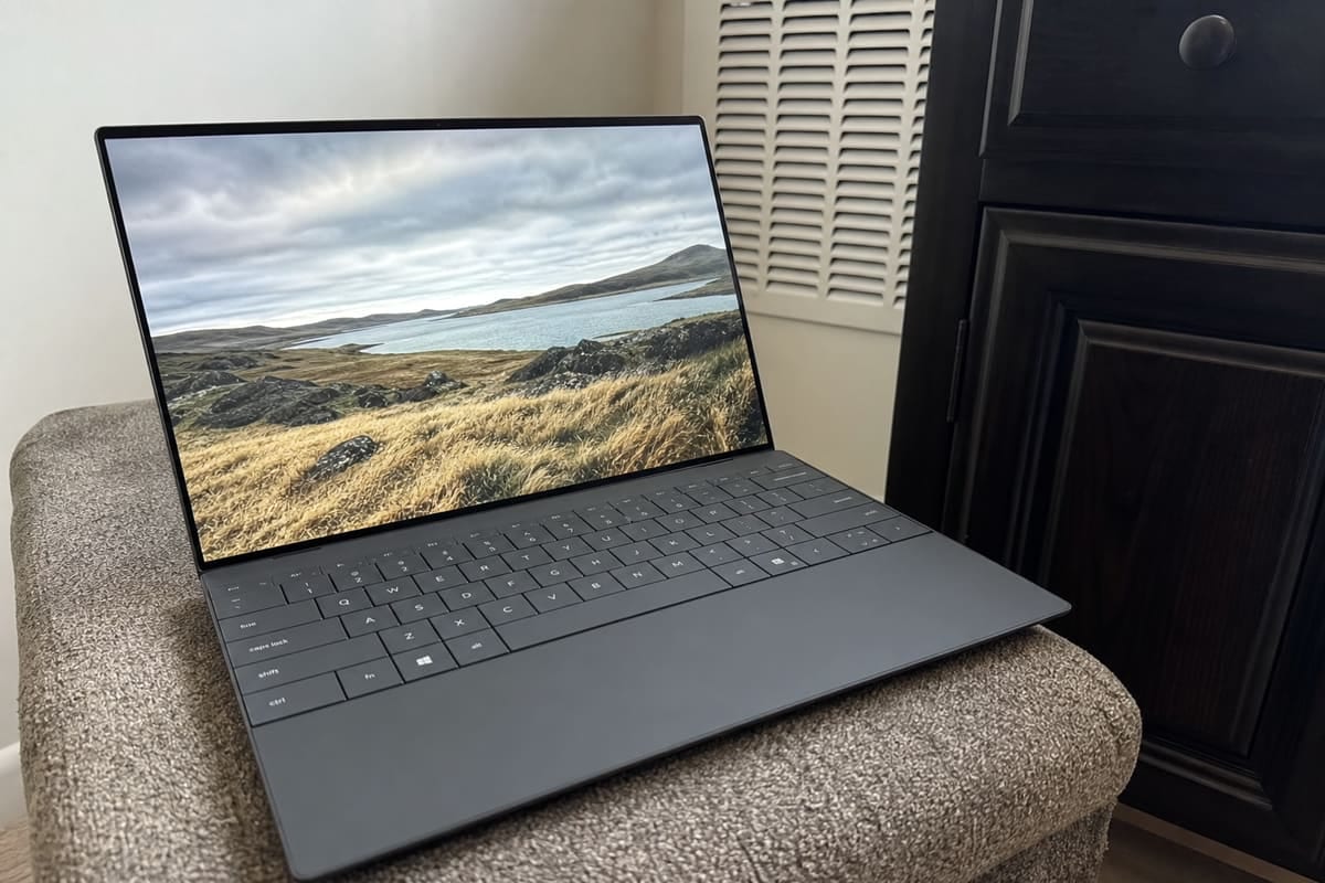 Customer photo — Dell Xps 13 2025