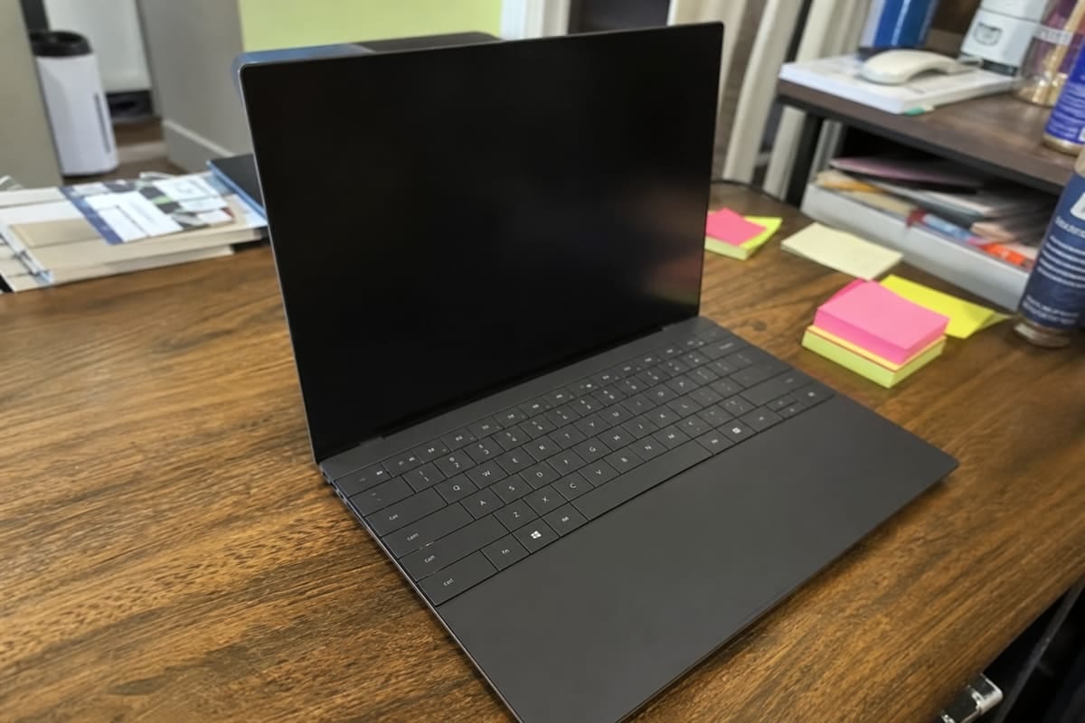 Customer photo — Dell Xps 13 2025